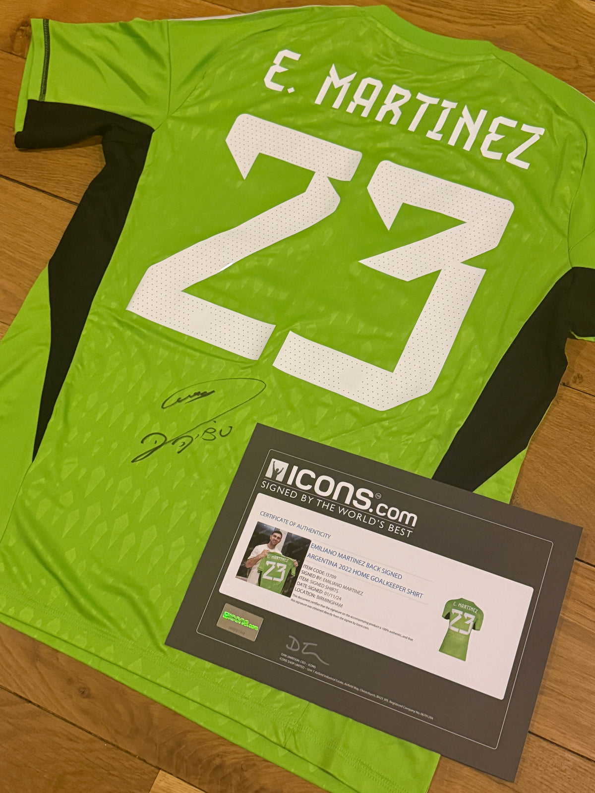 Emiliano Martínez Hand Signed Argentina 2022 FIFA World Cup Winners Goalkeeper Shirt | Official ICONS COA